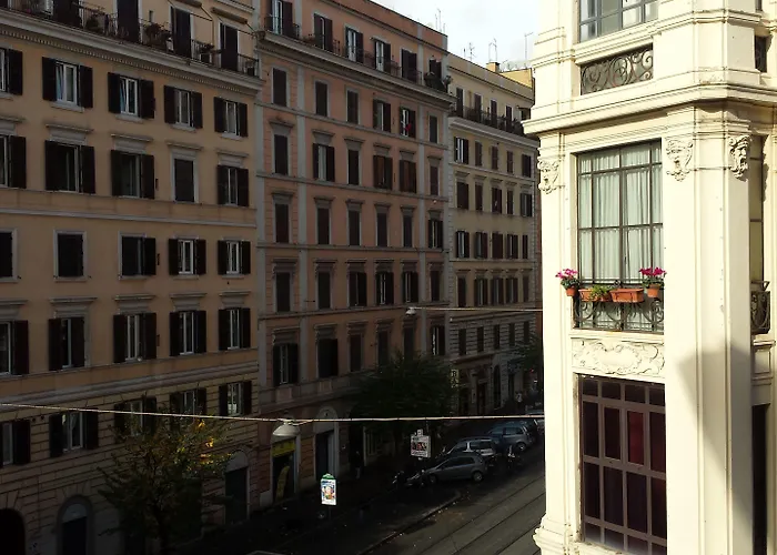 In The Center By Local Domus