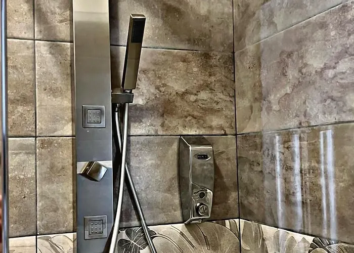 In The Center By Local Domus