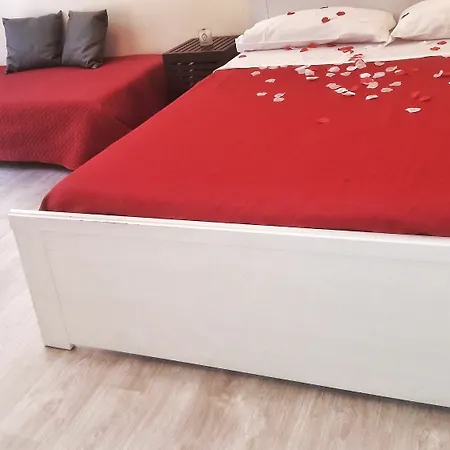 دار ضيافة إن ذا سنتر 3*